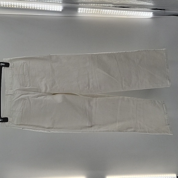 Women's White Wide-Leg Jeans - Picture 14 of 16